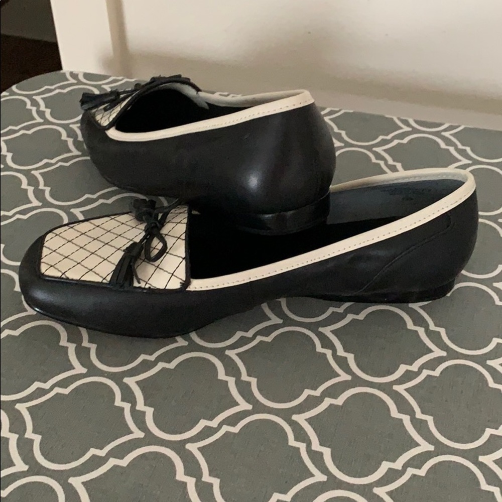 🍀Sale🍀 Enzo Angiolini flats - Size 7 Wide
